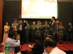 頒獎(jiǎng)合影